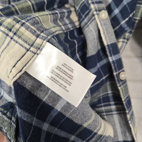 GAP flannel button down - Picture 6 of 11
